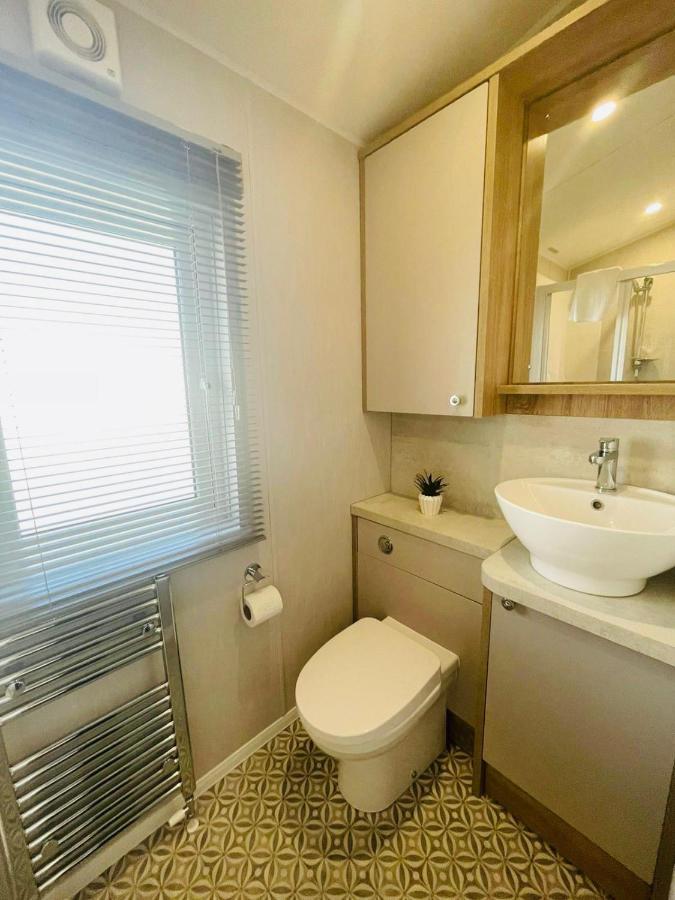 Brians Lodge With Hot Tub Pocklington Exterior foto